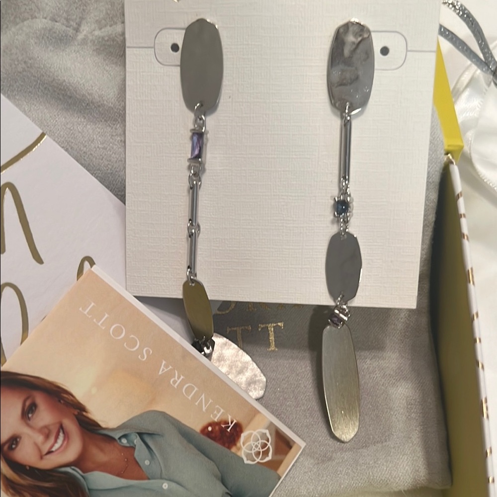 Kendra Scott NWT Calista Silver w/Purple Lilac Earrings